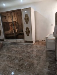 غرف للبيع • يحتاج تصليح