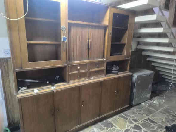 غراض للبيع
بوفيه ٤٠٠ قطعتين 
مجمده ١٧٥
ميز جام ١٢٥ وبي مجال
ثلاجة ب١٠٠ 
قطع غرفة ماليزي  ٣ قطع ب١٥٠ 
عنواني بغداد حي القاهره ضباط 
***********
