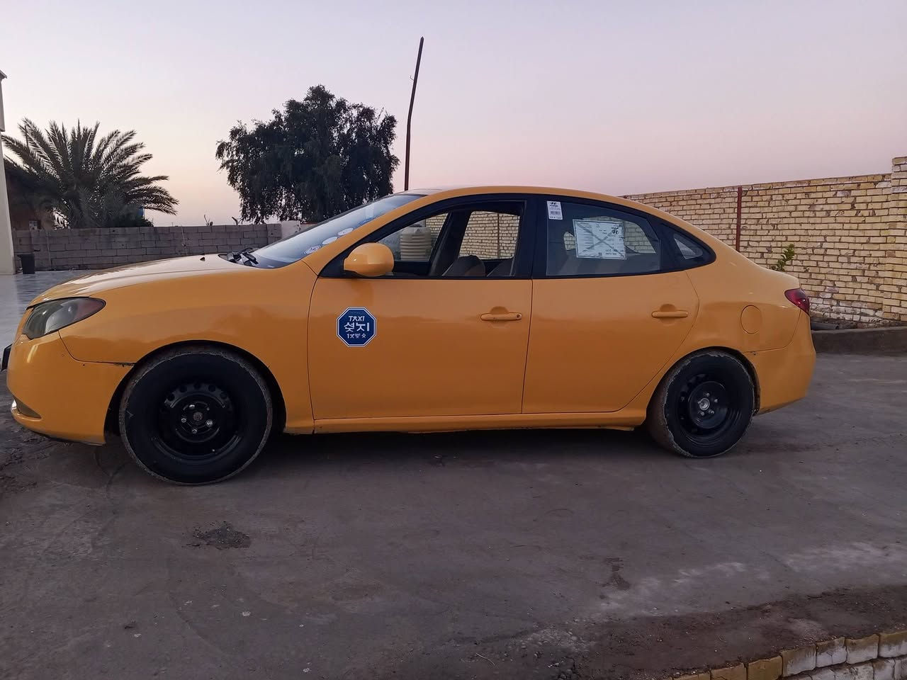 السلام عليكم ورحمه الله وبركاته 
النترا رقم بغداد انكيزي سنويه وهزه جديده مصفره هيئته وغرامات السعر 77.  وارد امريكي موديل 2007.   محرك  2000.  حادثها حافة البنيد والجاملغ امامي.  تبريد شغال مكاني بابل النيل ***********
