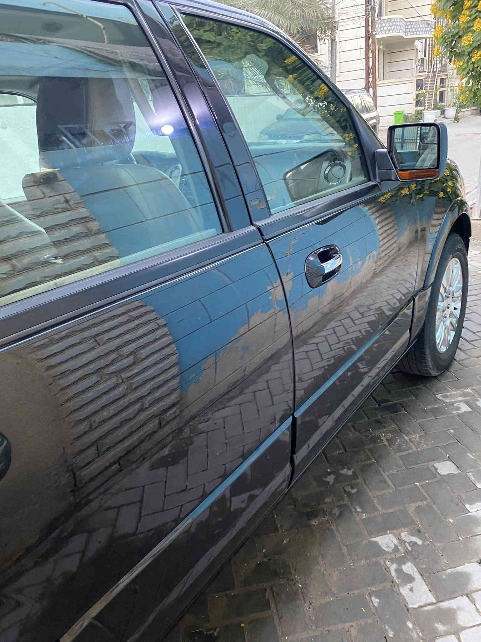 ***********رقم هاتف
فورد اكسبديشن ٢٠13وارد خليجي شركة نيڤا ليميتد ومعروف هذا النوع 
سيارة فول مواصفات محرك مرغوب ٨سلندر
مواصفات-سلايت-كشن كهرباء-كشن غزن-كشن بارد-حار-دوسات كهرباية-٧راكب-تحكم ستيرن كامل
فورويل-٤*٤-سندوق شفط-كود باب-حساسات امامي خلفي-بعد مواصفات هواية 
سيارةً جديد كلش واحد على واحد من دعامية لل دعامية 
سياره بأسمي سنويه وهزه جديده بغداد الكريعات الله شاهد متوازي على بيعها لشراء بيت سياره خاصه مالت بيت مال جنايه 
تخم تايرات صدر جديد بشرط 
كير محرك كفاله ترايك مع التبريد من زاخو للفاو كهربائيات كلها شغاله مابيها عيب فقط بارد باب السايق وصبغة الباب توحيد لون اخوان سياره مال جنايه كلش حلوه نصبتها تخبل
السعر 185$ قفل الميعجبه السعر يسمعنه كلمه حلوه الله يسهل امر الجميع سياره ليميتد مو عادي
