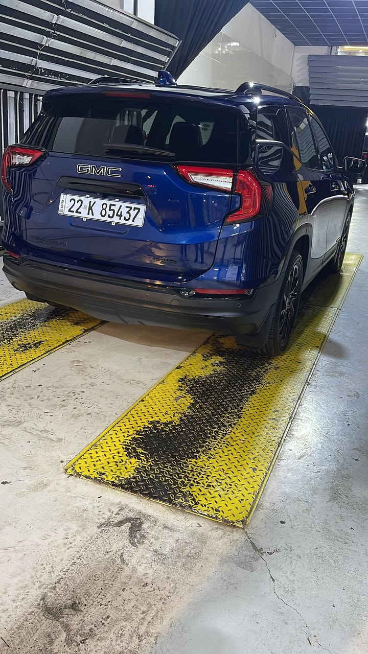 GMC TERRAIN SLT-Plus Black TOP 2023
جي ام سي تيران بلاك توب 2023 لون ازرق - 
Two colors (تو كلر-اصدار مميز) 
فول موصفات (SLT مواصفات دينالي)
مرقمة و جاهزة باسمي اربيل 
كامرات 360 درجة
رادار جانبي رادار امامي 
تحديد مسار سياقة ذاتية
حساسات امامي خلفي 
محرك 15 توربو 
4 ابواب بصمة
تشغيل عن بعد 
سستم صوت bose 
كشنات تدفئة
كشن هزاز 
تبريد قطعتين  
كاميره دوارة
شاصي بشرط 

الضرر: طايح عليها شي على البنيد و مبدل و ليس حادث شارع

للاستفسار اكثر***********
