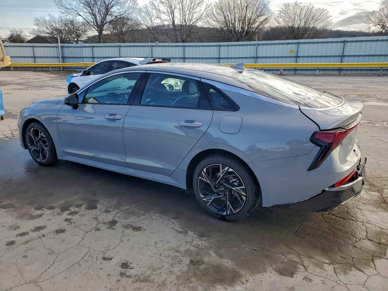 السلام عليكم  متابعين  صفحتنا  الاعزاء   ..

🚗 ((  كيا k5 )) 
📌 الموديل : 2025
📌 المسافة : 3.700 ميل حقيقي
📌 الضرر :  دعامية خلفية و جاملغ ايمن 
📌 اللون : اسمنتي
📌 مفاتيح السيارة : متوفرة 
📌 المحرك : 4 سليندر 2.500
📌 الوقود : بنزين
📌 موعد المزاد : الاثنين (19-1-2026) 
                       الساعة 9:00 مساءا
📌 سعر الشراء المباشر : مزاد فقط
ــــــــــــــــــــــــــــــــــــــــــــــــــــــــــــــــــــــــــــــــــــــــــــــــ
⭕ مكتب شركة نجوم اربيل ⭕
العنوان : الشوملي - مقابل بنزين خانة - عمارة احمد جاسم صاحب - الطابق الثاني 
✆ ‏‪‏‪***********‬‏
اهلا وسهلا بكم 🚗
