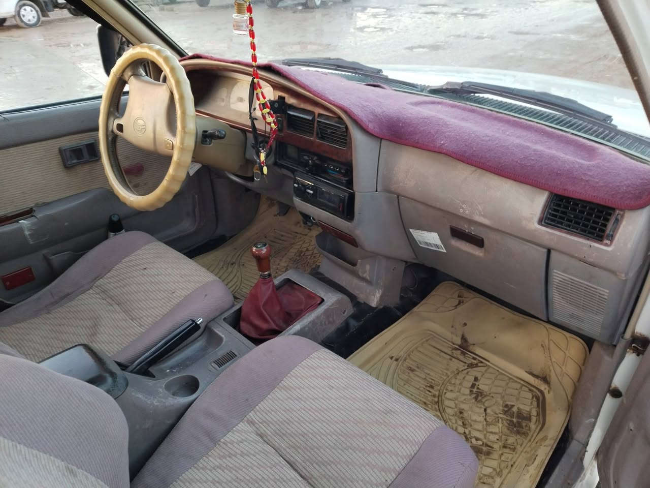 ت..***********
دێر مودێل 2006 کاپرێتە  مەنەفێس دەعم و لێدراوی نیە سێ جێی سبوغە  گێڕ مەکینە اکسل بێ عەیب سیارە زۆر جوانەو جاهزە سعر 27وەرەقە
