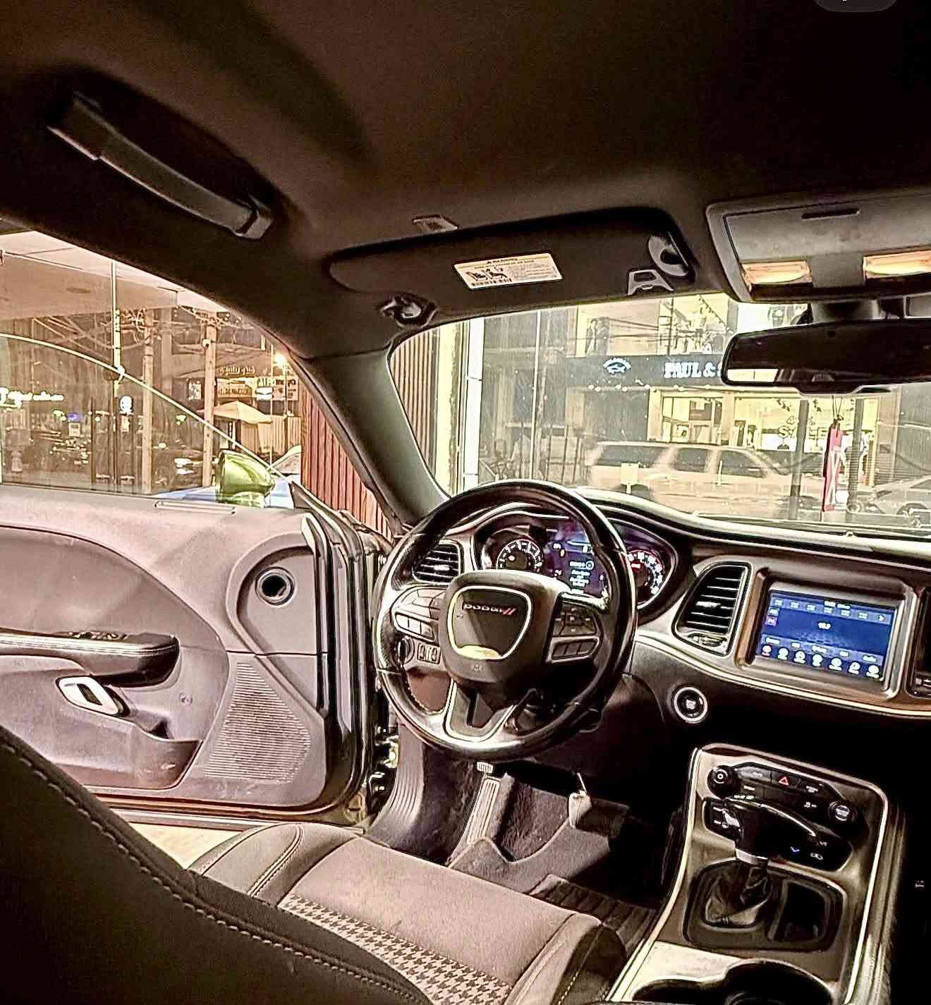 جالنجر 2021
رقم بغداد 

V6 3600

 السيارة داخلة بدون حادث 
وبدون ايرباك 

هنا صار شخط بالباب ونصبغ 

تقريرها يقرة غرق بس تعمل وتسير بامريكا 

  السونار مرفق 
السيارة جاهزة وبدون اي نقص

حلة

 السعر ١58
***********
