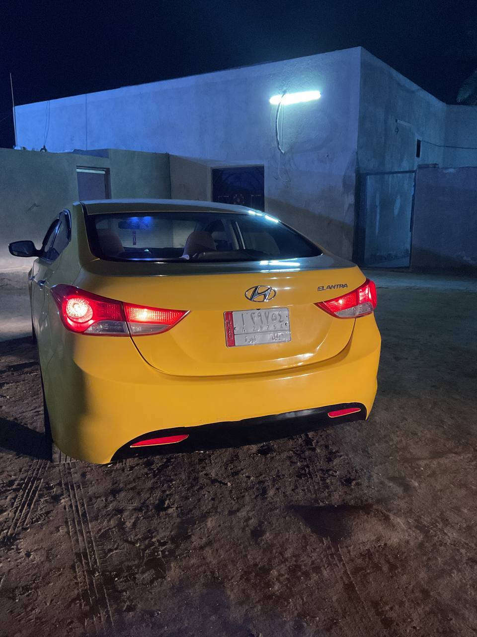 النترا موديل ٢٠١٢ سياره حلوه. احلا من صور تجي  شوف سياره مكفول ما عده ضربه خفيه بل جاملغ امامي جهت العبري.نفسه ومصلح. تخم تاير حداديه صار شهر من مسويهه تبريد شغال. باقي تفاصيل اتصل السعر ١١٠ بيه مجال***********. عنوان السياره ديوانيه
