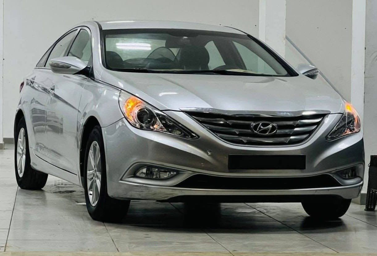 سوناتا 2013
فول مواصفات عدا الفتحه
سياره جاهزه على اخر حبايه جديده
هسه طلعتهه من مركز صيانه سويتلهه ادامه
وهي الصوره بالمركز ادامه كامله الكل السياره
حتى بوليش سويتلهه سياره تخبل بالعافيه على الياخذهه
السعر 75 وبيهه مجال هاص مغلق
اتصل موجود 24 ساعه بي وقت اتصل
***********
