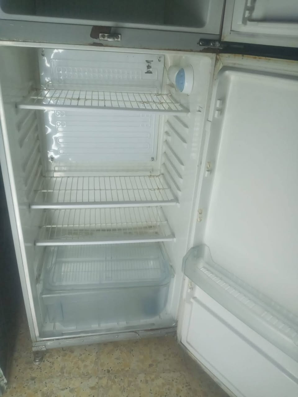 سلام عليكم عيني عندي ثلاجه للبيع السعر ٢٠٠ وبيها مجال نضيفه ماداخله تصليح ١٨ قدم اخت الجديده


**إذا كنت صاحب هذا الإعلان وتريد حذفه لأي سبب، رجاءا أرسل رسالة إلى الدعم الفني**