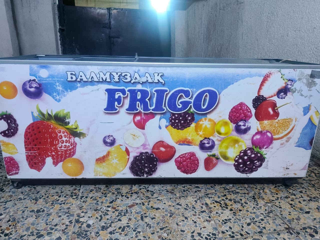 ***********
مجمدا مترتين ونص وعارضه للبيع
