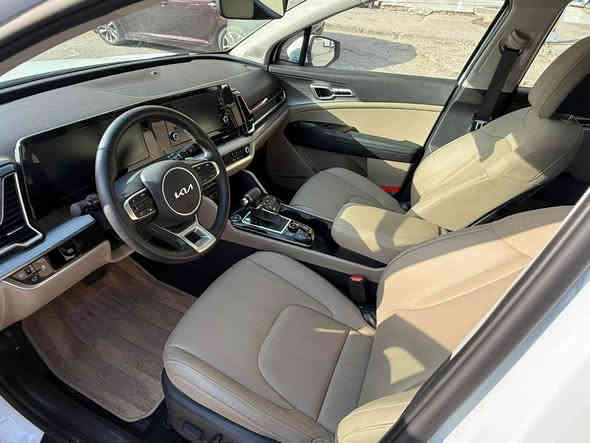 السلام عليكم  ‎
كيا سبورتاج 2024 رقم اربيل
(مواصفات جيتي لاين )فول 1/1 
زيرو ماشيه 4 الاف 
السياره كفالة عامة
بانوراما
الكشنات جلد وكنتار
تدفئة وتبريد بالكشنات
شاحن تليفون واير ليس 
‏‎ الانارة الداخلية LED
حساسات وكامرات 360
وبعد بيها هواي مواصفات
السعر 250 وبيها مجال 
مكان السياره بغداد شارع فلسطين
*********** بغداد
