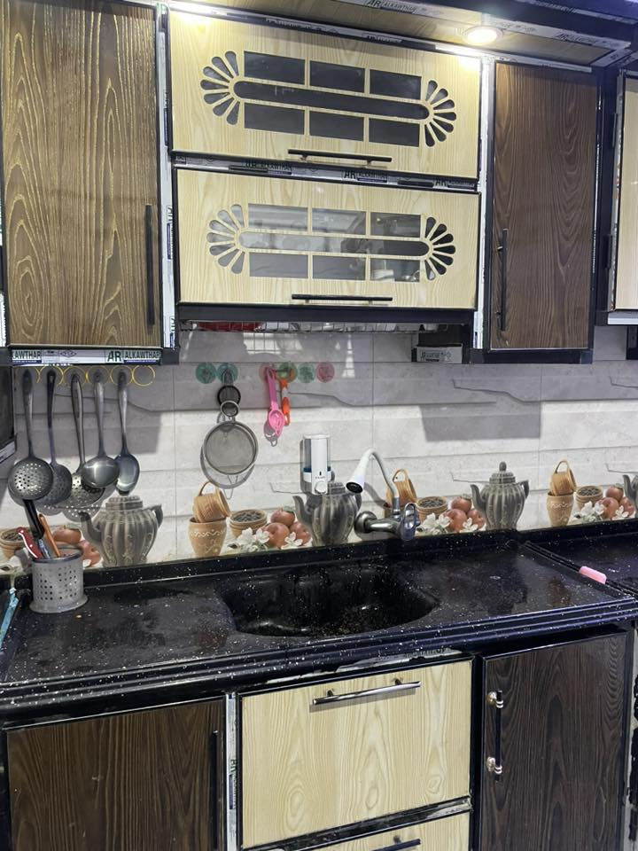 كاونتر للبيع مستخدم شي بسيط كلش نظيف
السعر 800 وبيه مجال الناصرية سوق الشيوخ

0781 689 0220
