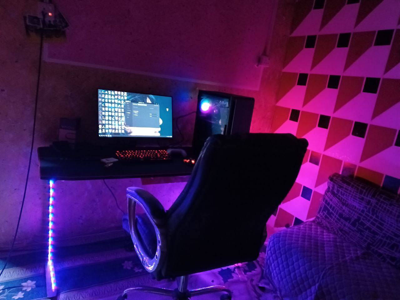 🚀🔥 PC Gaming متكامل للبيع – عرض جاهز + ملحقات احترافية! 🔥🚀
إذا تريد تدخل عالم الألعاب بدون ما تشتري أي قطعة زيادة، هذا العرض إلك 👇
💻 المواصفات الرئيسية:
⚡ المعالج: Intel Core i5-12400F – أداء قوي جداً للألعاب
🎮 كرت الشاشة: AMD Radeon RX 5700 XT – يشغل ألعاب AAA بسلاسة عالية
🧠 RAM: 32GB DDR4 3600MHz
💾 التخزين:
HDD 500GB
SSD 128GB
M.2 NVMe 256GB (إقلاع سريع جداً 🔥)
🔌 Power 500W
🖥️ الملحقات ويا الجهاز:
🖥️ شاشة 165Hz Full HD – سلاسة عالية بالألعاب التنافسية
🎮 يد تحكم GameSir
🖱️ ماوس Glorious Model D
⌨️ كيبورد ميكانيكي من Redragon
🖥️ وياها كيس Gaming ماخوذ جاهز
وياها ايضا ميز كيمنك
🎯 مناسب لـ:
✔️ Warzone
✔️ GTA V
✔️ PUBG
✔️ Fortnite
✔️ بث مباشر ومونتاج
📍 الفحص متاح قبل الشراء
📦 العرض كامل (ما ينفصل)
💰 السعر: مليون و200 قفل


**إذا كنت صاحب هذا الإعلان وتريد حذفه لأي سبب، رجاءا أرسل رسالة إلى الدعم الفني**