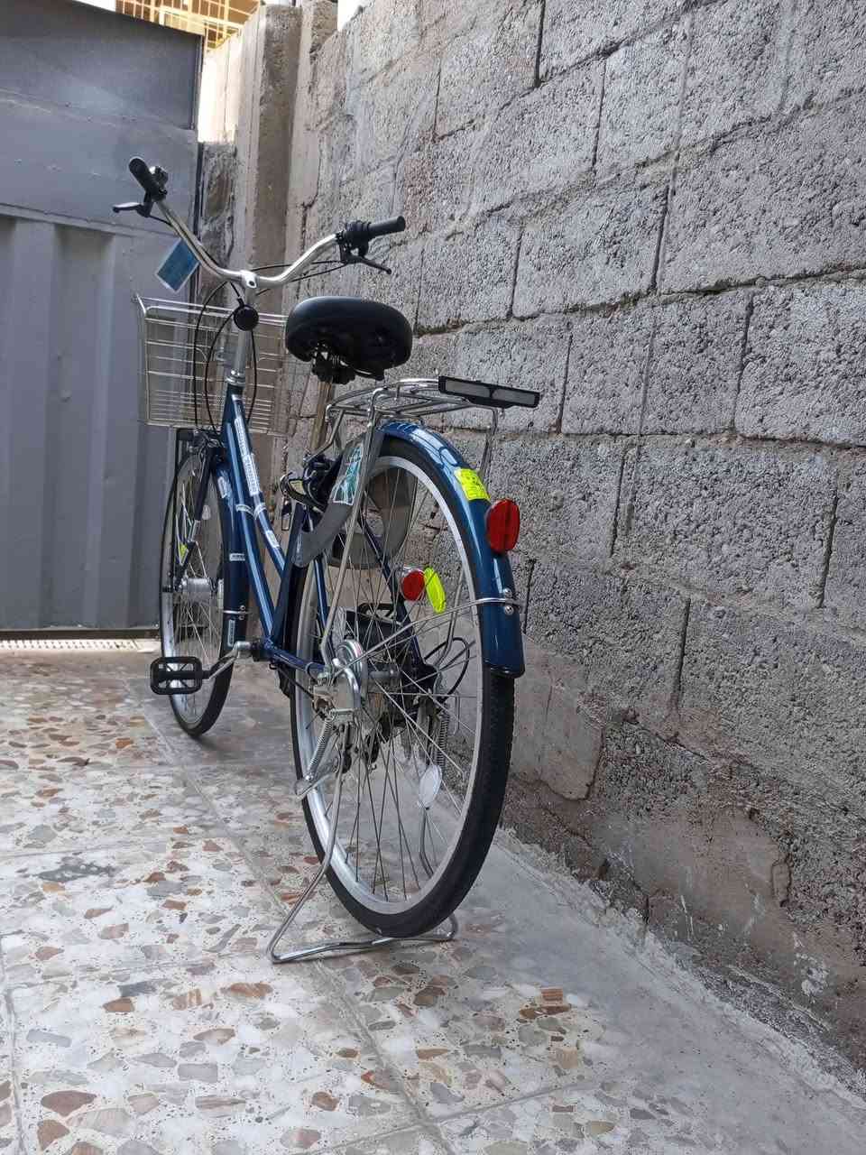 بايسكل للبيع حجم 27كير حساس بناتي اللون ازرق السعر 135الف دينار***********
بوب.الشام.شارع.المشايخي
