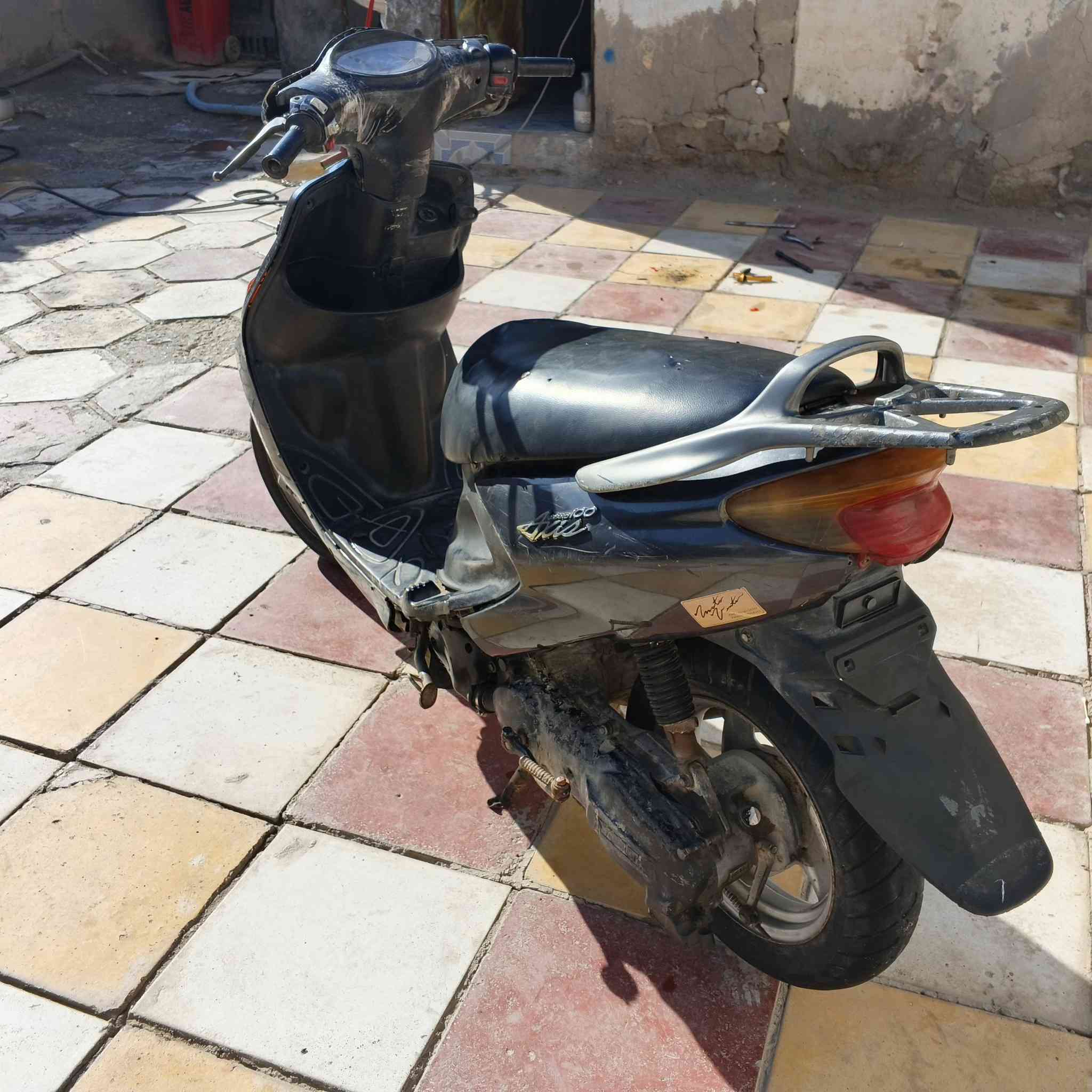 سلام عليكم دراجة اكزز للبيع او مراوس
كامله سلف هندر عالي ناصي اشاير كلى شغال مكينه مامفتوحه ختم واحد  دراجه كلش حلوه مكاني ناصرية مركز السعر 450 وبيها مجال ***********
