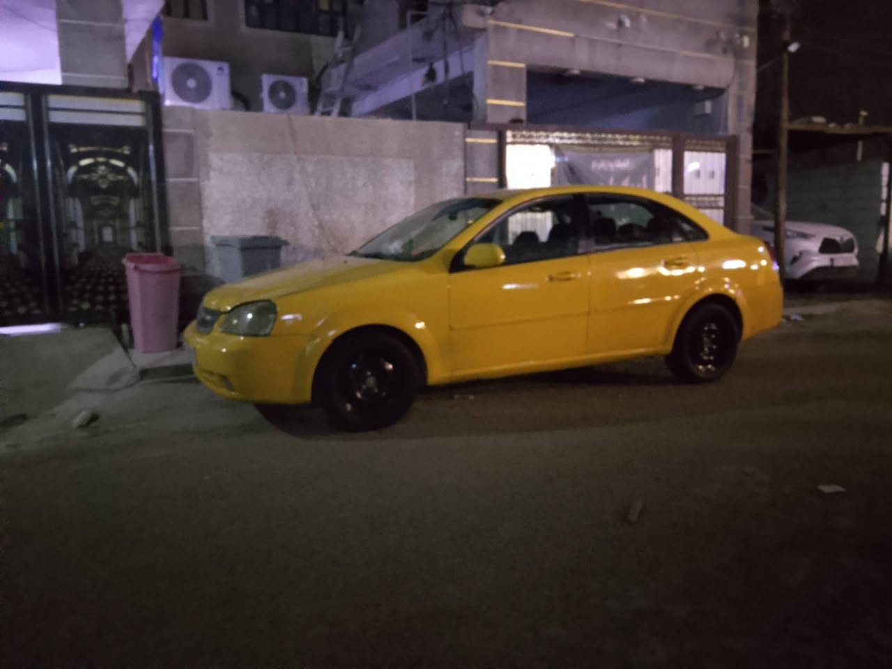 سلام عليكم فورنزه سوسوكي موديل 2008 سياره حلوه ماشيه 225 الف محرك 2000 سنويه 2028 رقم بغداد تبريد شغال كير اوتوماتيك سعر 58 ورقه و بيه مجال حك جيه مكاني بغداد حي العامل رقم الهاتف ***********
