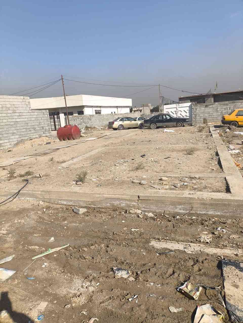 سلام عليكم اساس للبيع مساحه 150واجيها 10ونزلة 15ونص تبيلط ومي وكهرباء شارع ابو مروان شارع زهور سعر 30وبي مجال ***********
