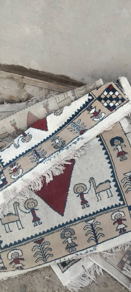 السلام عليكم
جودليات +نايلون+بردات 
تخم كامل مالات فختيه 30راكب
للبيع
***********
بغداد
