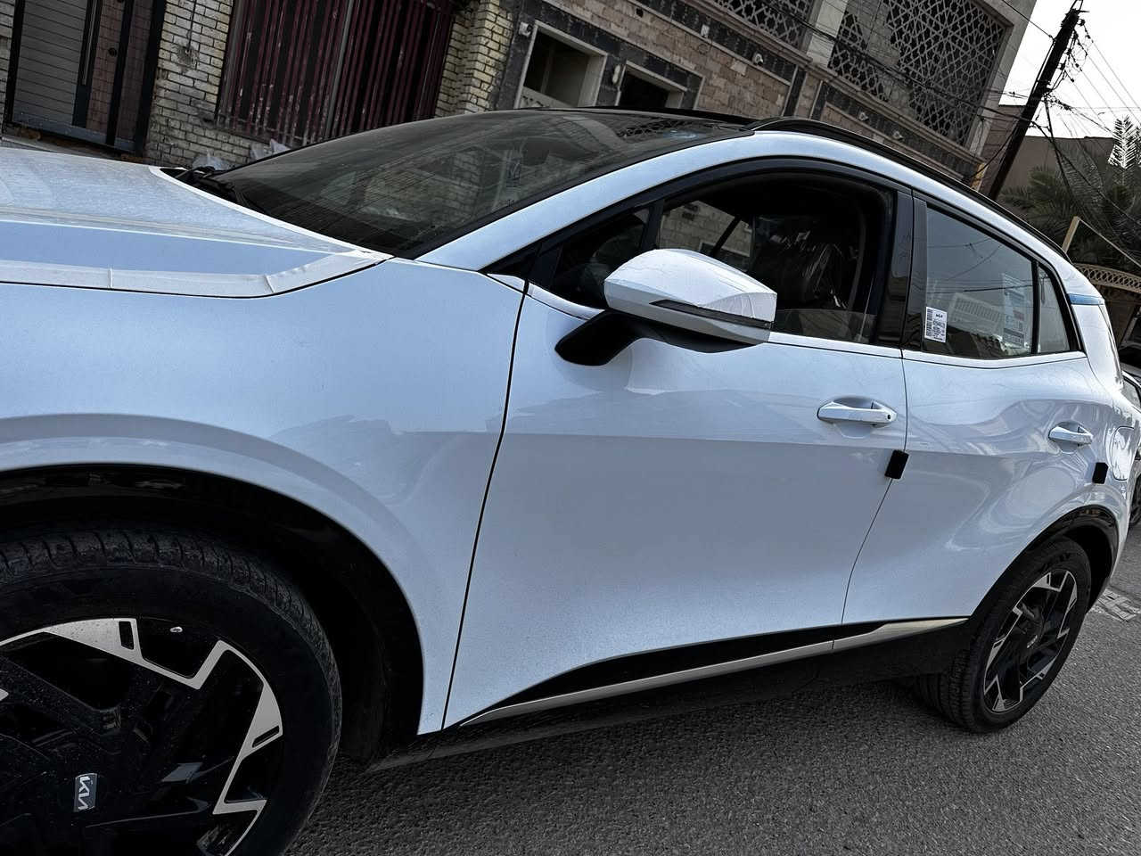 تحيه طيبه الاخوه الأعزاء سبورتج ٢٤ دوليه فول مكفوله كفاله عامه من الزلغ بصمه بونراما كشنات تدفئه استيرن سواد لماع ٢ كرسي كهرباء على وضع الزيرو السياره ماشيه ٨ فقط مكينه ٢٠٠٠ دوش مكان السياره بغداد العامريه السعر ٢٣٩ قفل 
***********
