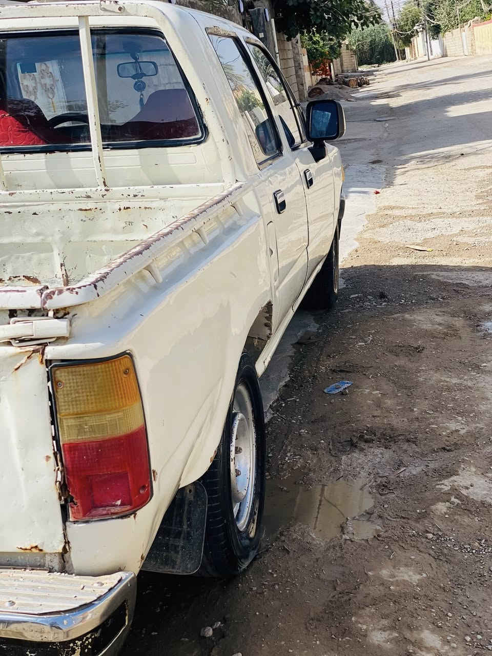 سلام عليكم سياره تيوتا بيكم دبل قماره
موديل 91 
السياره رقمها انبار وبيها مشروع وطني شرط تحول وين ما جان  وصحبها بديالى  
سيارت مصبوغه حزام بس للجماليه 
ستيرن بور 
حداديه كامله 
كهربائيات كلها شغاله 
سعرها 52 وبيها مجال للطيبين عنون السياره ديالى بعقوبة  للاستفسار ***********
