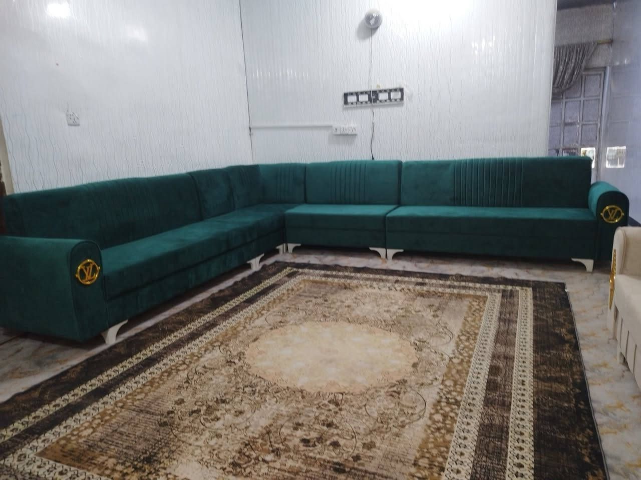 ديوان تفصال جديد غير مستخدم سعر ال١٠مقعد
٢٩٠ قفل قفل 

 المكان ابو. غريب الناحييه موجود توصيل 

***********
