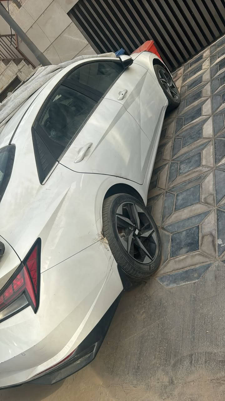 السلام عليكم 
النترا خليجية موديل ٢٠٢٣
ماشيه ٥٠٠٠ حقيقي 
مكينه ٢٠٠٠ 
فول مواصفات فتحه بصمه 
بيها شويه ملاحضات مثل ماموضح بلصور والسونار 
بدون صبغ السياره يرادله بارد بمكانين وبيها حالوب مال بغداد 
مكان السياره بغداد الداودي 
السعر المطلوب ب١٥٢ $وبيها مجال
للاستفسار ***********
