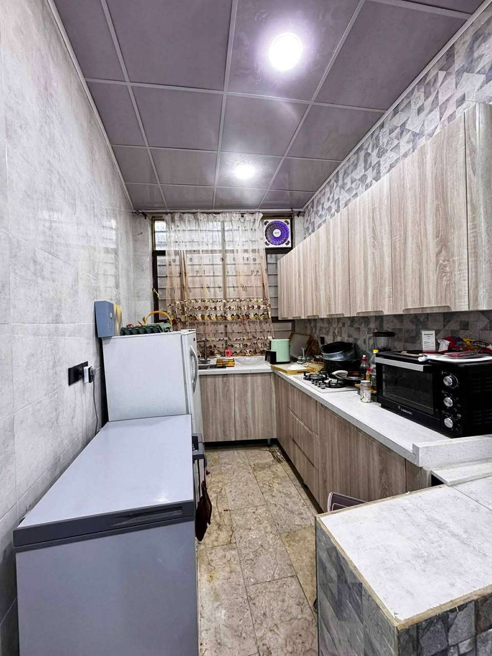 بيت للبيع 85 متر ركن على شارعين
بيت للبيع 85 متر ركن على شارعين

كربلاء الحر خلف أسواق المائدة بداية الحي

الطابق الأرضي 

صالة 

مطبخ 

صحيات 

محل 5‎*5مؤجر 

محل 3*3 مؤجر

الطابق الثاني 

غرفة 4*3

غرفة 4*5

صالة مع بلكونة مع منور 

صحيات 

السعر 135 مليون 

للعلم البيع مع الأثاث#

***********
