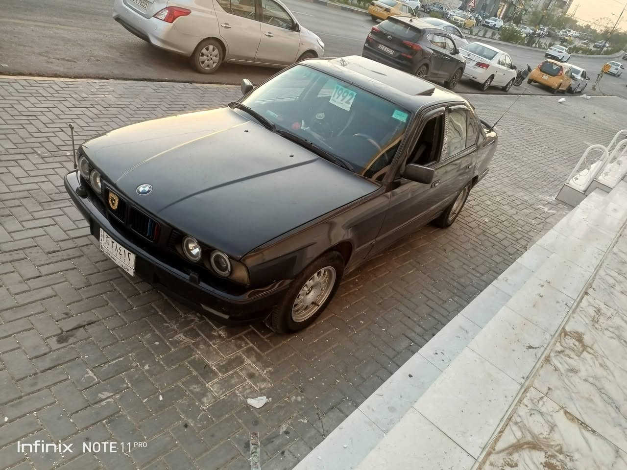 بي ام للبيع حجم 525 او معارض حسب القناعه سياره جهازه 
التفاصيل موديل 92
الون اسود 
بدون صبق 
محرك والكير شرط
تبريد شرط
اكسن خفيف 
كزوز رياضي على بصمه 
قفل مركزي سنترك لوك 
ليت زينول العالي 
شرط التحويل 
رقم نينوى الماني
***********
***********
