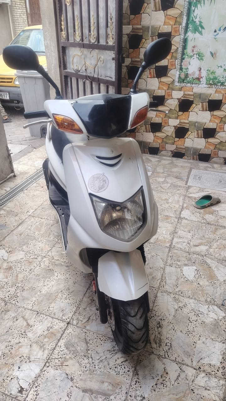 سلام عليكم سكنس كوري نثيه ١٤٠ للبيع مكان بغداد ام كبر والغزلان 
ما بيها اي نقص كلشي شغال 
لايتات +هورن +سلف+ هندر +اشاير +  كلشي شغال 

السعر 550 وبيها مجال 
اتصال رقم ‭***********
