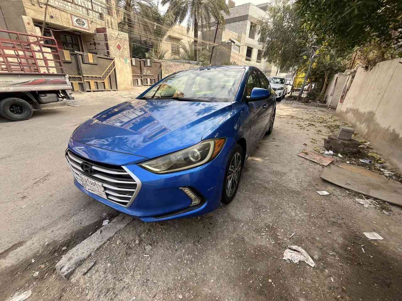 النترا 2017 وارد امريكي 
حادثها باب السائق + جاملغ مبدل اصلي + صبغ هلال جاملغ خلفي عكس السائق باقي السيارة مكفولة من الصبغ 
المواصفات 
تحكم جهتين 
كامرا دوارة + شاشة اصلية 
كشنات تدفئة
رادارت مري جانبية
بصمة تشغيل
بصمة ابواب 
ويل كروم 
وباقي الموصفات المعروفة
المحرك مفتوح 
رقم بغداد باسمي تحويل ثاني يوم 
السعر 122 بيها مجال بسيط 
ملاحضة حدادية جديدة
باتري جديد
داينمو جديد
رقمي ***********
المكان بغداد الكرادة
