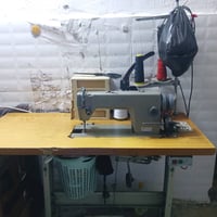 مكينة خياطة صناعية نضيفة 100% 275وبهة مجال 07746523984