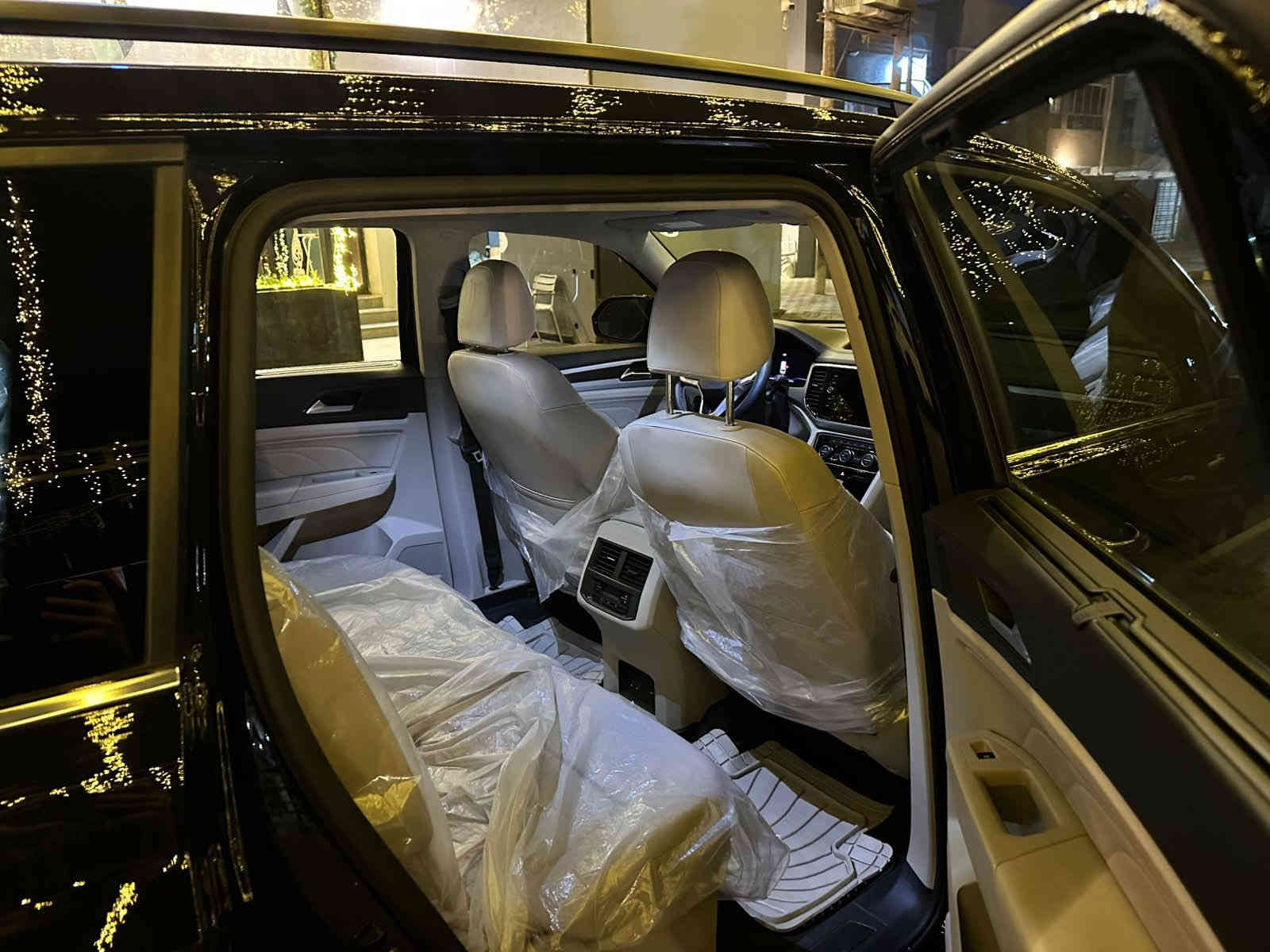 اطلس 2023  
7 راكب 
فول عدا البانوراما 
حادثها جاملغ وشبر من بنيد بسيط مو قوي 
ماشيه 26 
سياره مال بنيه جديده واستخدامها قليل 
السعر 245 وبيها مجال 
سبب البيع للتغيير فقط السياره كلش حلوه ومابيها عيب 
للاستفسار ***********
