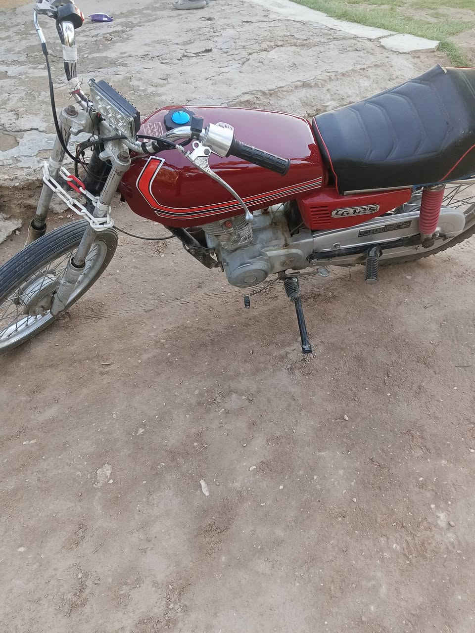 السلام عليكم دراجه للبيع اربعه كير كل نقص مابيها لاتبخير ولا نضيح ولا تنقيص دراجه كامله وجاهزه مكينه ناعمه الدراجه كلك اتكفل عشاير ودوله السعر 225 مكاني كربلاء الحسينيه ***********
