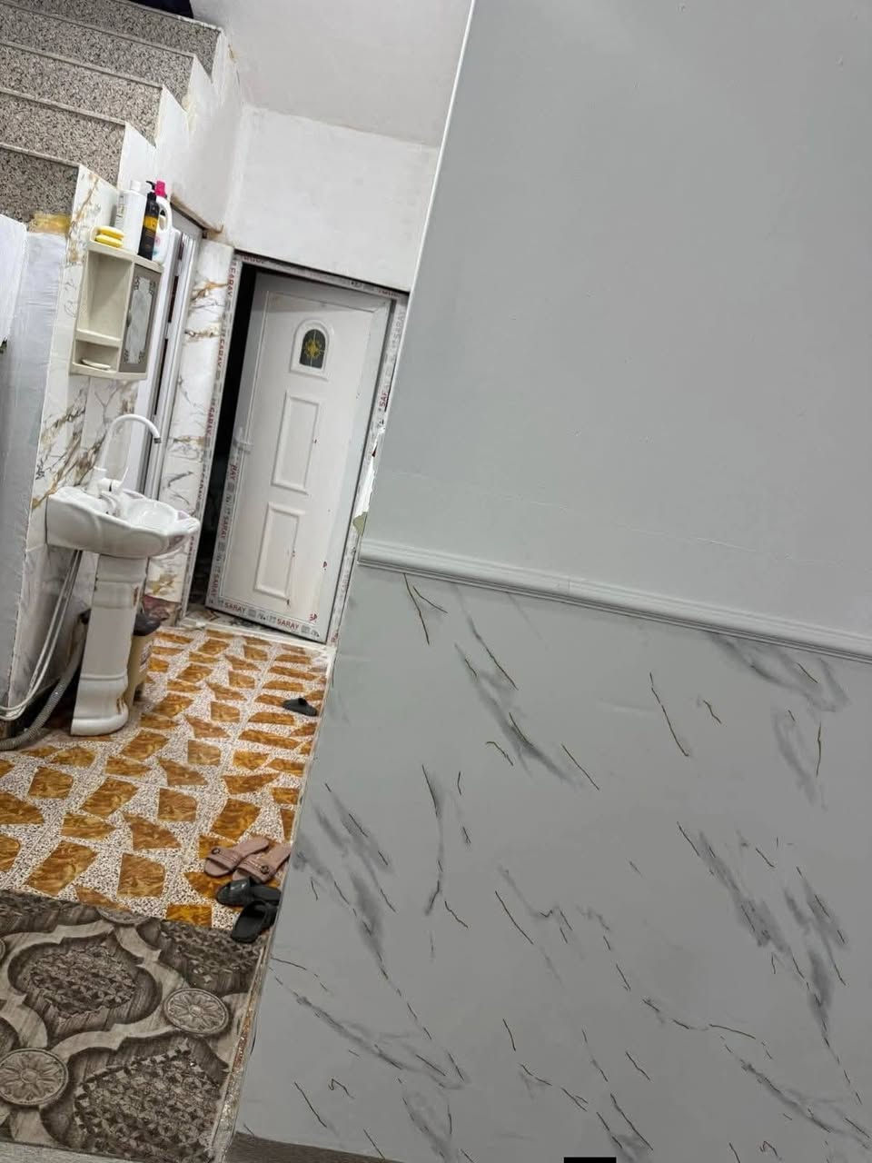 يتوفر بيت للبيع وقف مسجل اصولي وقف شيعي 
اجار سنوي 50الف🏡

📌

#مساحة  300متر🅱️

يحتوي البيت على 🌟

غرف2 ♦️

ديوان♦️

مطبخ💈حار ❄️

صاله2♦️

صحيات داخلي ♦️ وخارجي 

کراج سياره   مجاري على نهر وسطح ايزو كام 

#البناء  درجه اولى وجاهز من كلشي  منطقه هدوئ ومتوفر بيها جميع الخدمات قريب مدارس طيور الخصيب  50متر عن شارع الوسطي

سعر 68 وبي مجال 
   

✴️العنوان  ابي الخصيب   طرزاويه على شارع تبليط مباشر

لاستفسار تتواصل على رقم 

***********
