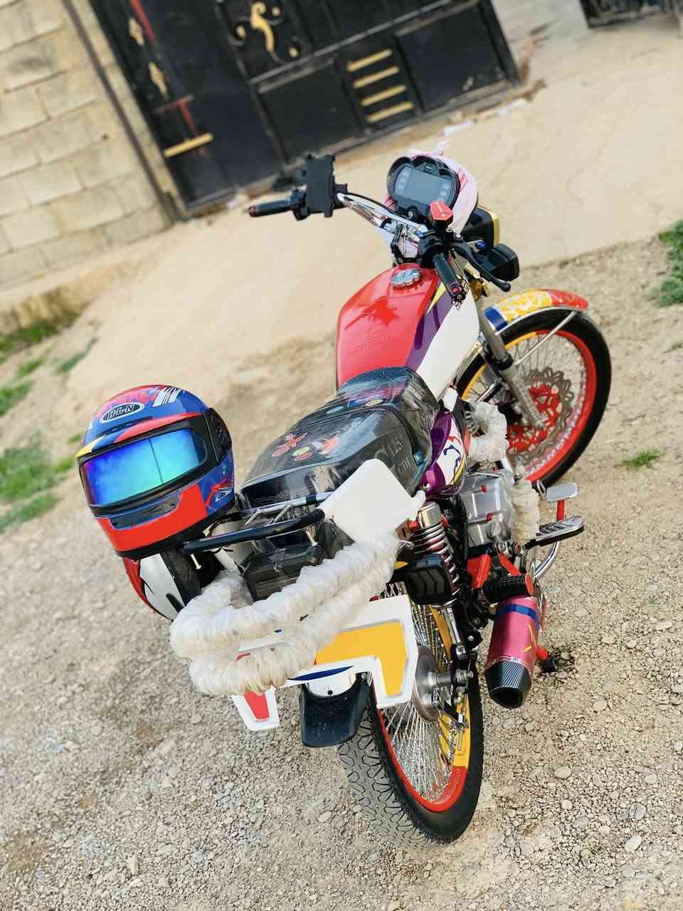 سلام عليكم شباب متاح دراجه 24سونليغ شرط من التاير للتاير تاخذه دراجه گدام العين والحقيقه احله منفيس اسويج ابلادي دراجه متعوب عليها سعرها ٦٣٠وبيها مجال شراي اتفضل خاص وتشلع اعيوني مو شراي لا اتراسل ملاحضه (صالصنه مو وياه موجود صالنصه مالته ابلادي فول صوت وتحياتي لجميع مكاني حويجه


**إذا كنت صاحب هذا الإعلان وتريد حذفه لأي سبب، رجاءا أرسل رسالة إلى الدعم الفني**