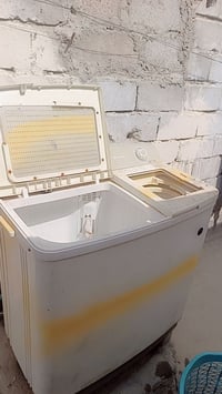 غسالة مستعملة • شغالة • ناقصة قفل نشافة