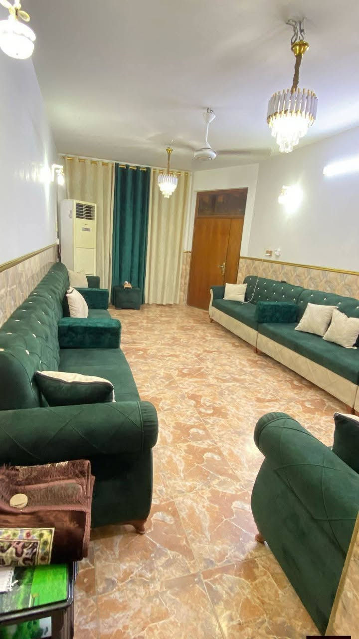 بيت للبيع بشارع جامع الكماليه حي زهراء
قرب المدارس وسوك 
 
المساحه 187 ونص الواجها 7ونص ونزال 25

٢غرف نوم واستقبال ومطبخ 
وصحيات وصاله وترك 

طابق ثاني ٢غرف نوم وثالثه سندويش 
وصحيات

تفاصيل على هاذه رقم***********

السعر ٢٥٠
