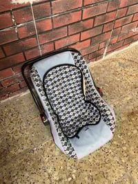 مال أطفال • نضيفات • قطعتين