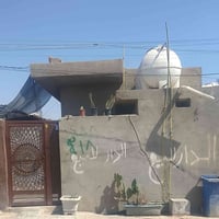 ورحمه الله بيت بتجاوز جكوك للبيع غرفتين وصاله ومطبخ وملحقات البناء حدي...