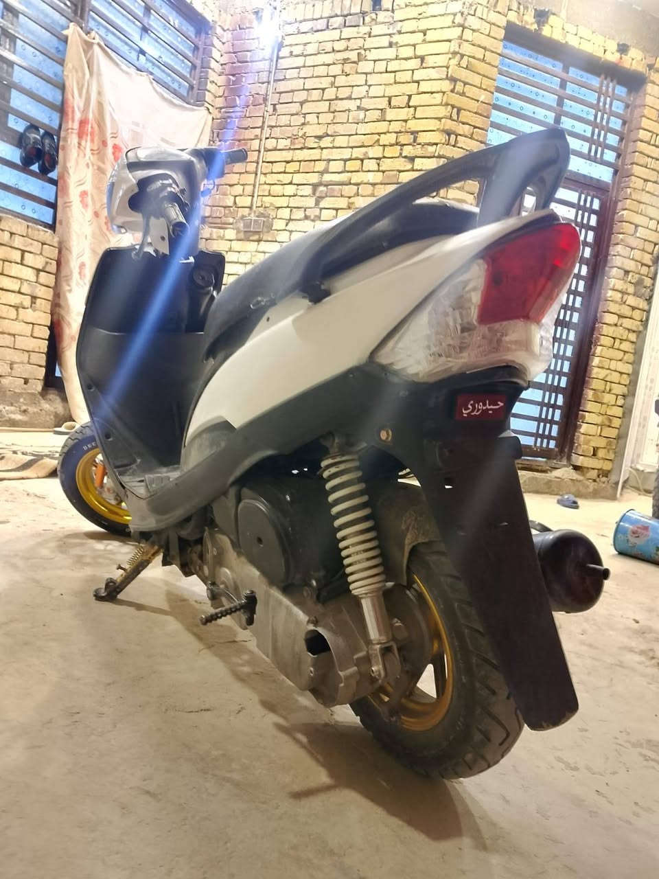 سلام عليكم شباب
ماكس عدله نضيفة كلش مال جناي 

الدراجه خير من الله شلعه ومعدل 

الدراجه موزده خفايف 

وياله رياضي دبلات رياضي سلف رياضي 
بوشه 55

للبيع او مراوس كامكو V2 

السعر 550وبيها مجال للشراي 

ما متواجد بالفيس 

***********
