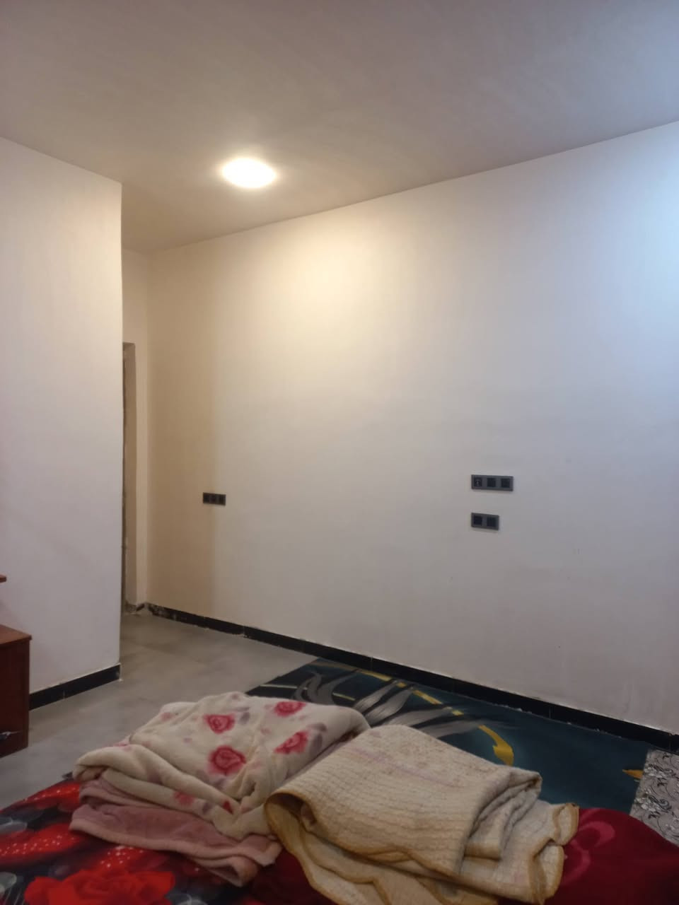 مشتمل للبيع مساحه ١٢٥ متر طابو صرف واجه ٥ نزال ٢٥ طابق واحد بناء جديد بشارع ٨٠ جه نجف  قريب جدا من شارع سعرة ١٢٢ مليون بي مجال ***********

