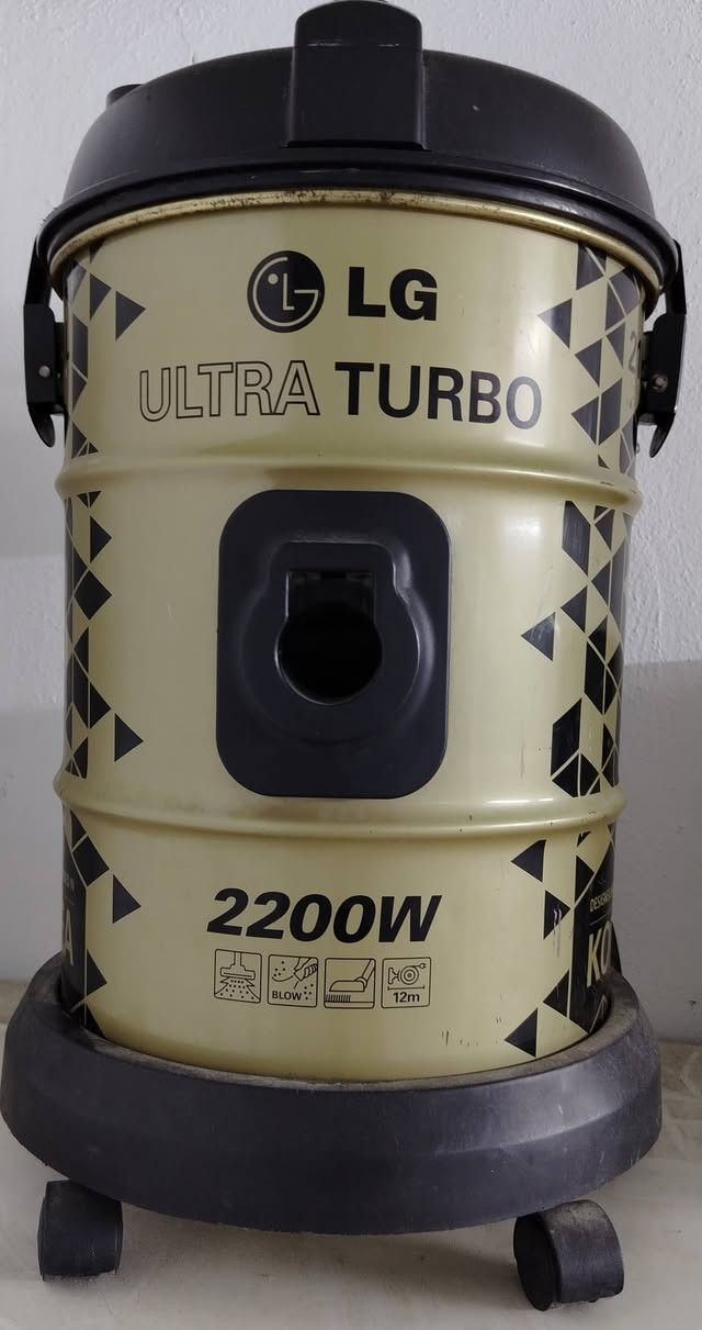 مرحبا عندي براد شغال حار بارد وبي ثلاجه ممصلح ونضيف سعر 65
ومكنسه كهربائية شغالة كامله ممصلحه ٣٥مكاني الحريه
***********
