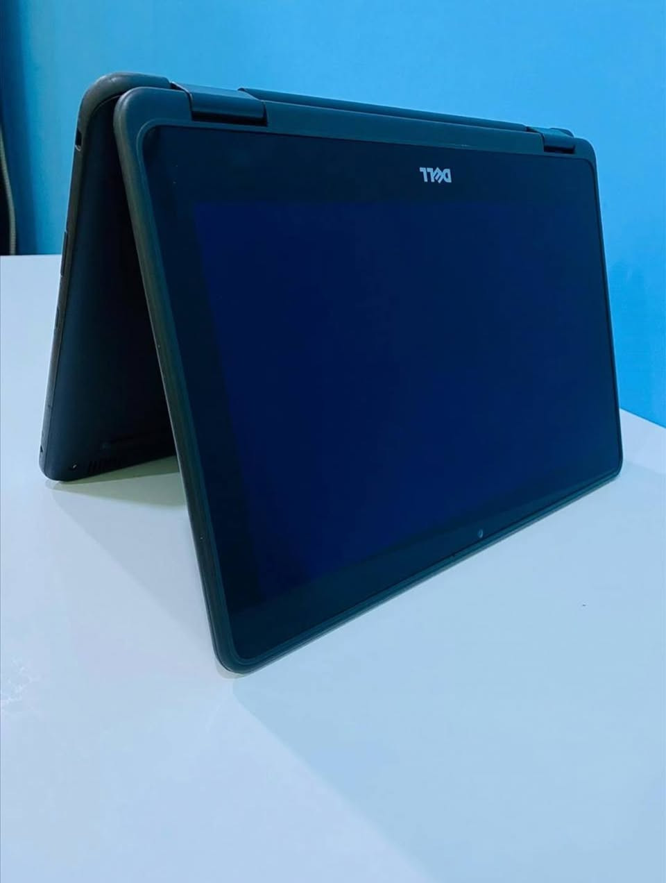 لابـتوب مـن نوع DELL لمس وقلاب
نظام التشغيل Android يستخدم للدراسه والعاب بسعر 85 وبي مـجال
للتواصل واتـساب : ***********
