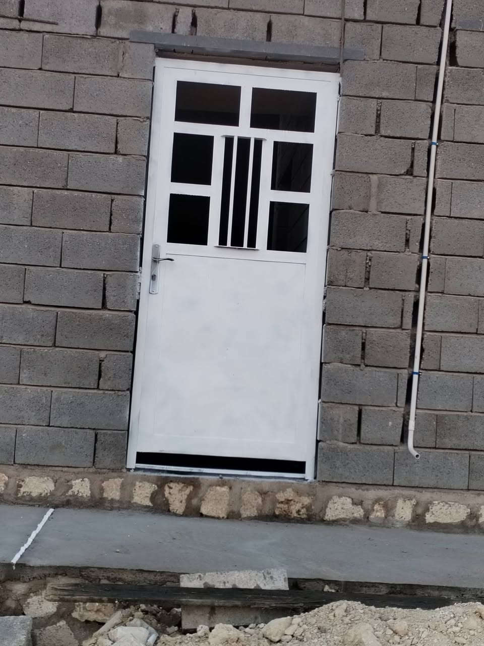 سلام عليكم  يوجد صباغ كرستات وبوب سياج
تواصل على رقم ***********

