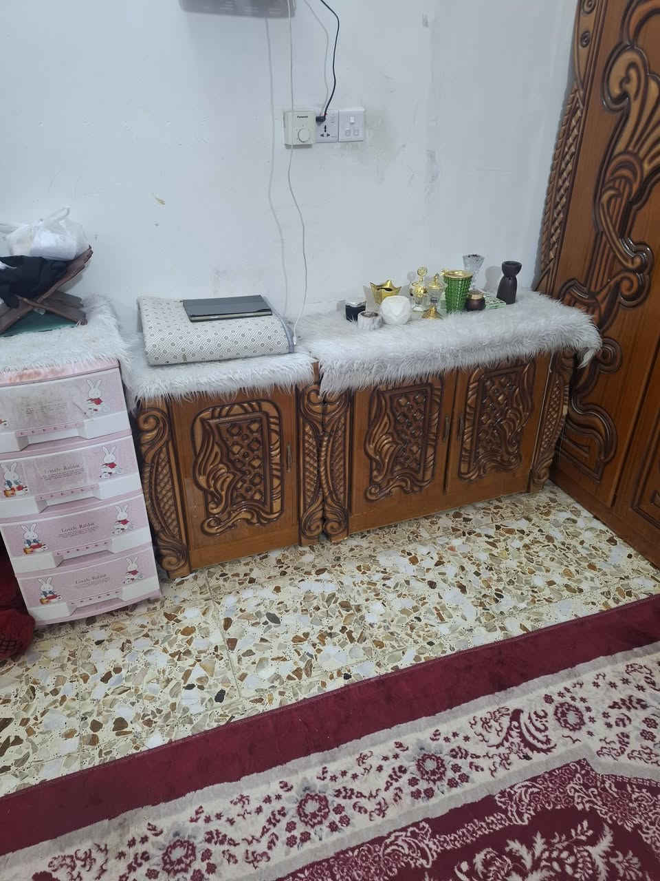 السلام عليكم قرفه خشاب الناصريه السكان الصناعي بسعر ٨٠٠ رقم ***********
