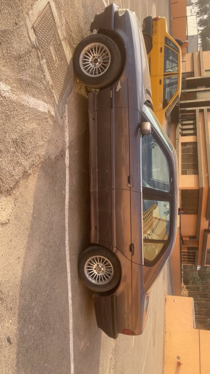 السلام عليكم من رخصت الدمن بيئم خفاش موديل97محدثه 2000سياره مكينه كير خير من الله سياره جاهزه للبيع فقط مراوس مادور بيع فقط من ناحيت المواصفات هيه معروفه بعد مواسفات الخفاش وللستفاسر ***********
