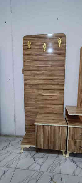 غرفة نوم تركي شغل عراقي شغل مضبوط 6قطع كنتور 5 ابواب مترين ونص عمق 60 ارتفاع مترين و10 نضافة جيدة جدا للبيع السعر 390 بي مجال قليل *********** 
سايدين دوميز الجمعية مقابيل ملعب دوميز قرب اق صو مول كركوك
