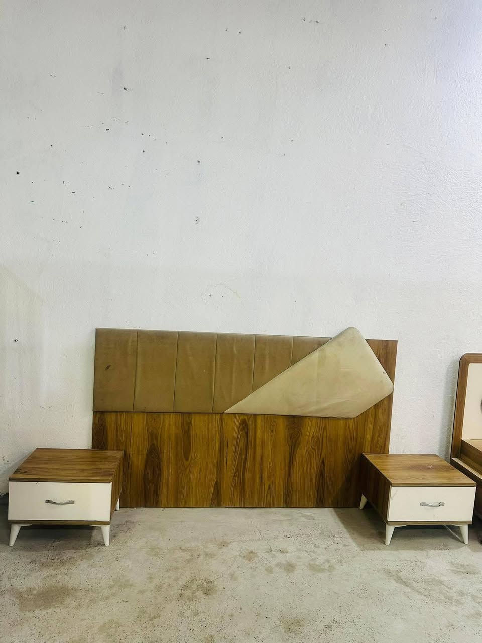 غرفه تركي مستخدمه 
غرفه 5 قطع نضافه مثل صور💎✨
غرفه ول توصيل وشد400 🔥 حجز واتساب فقط ***********
