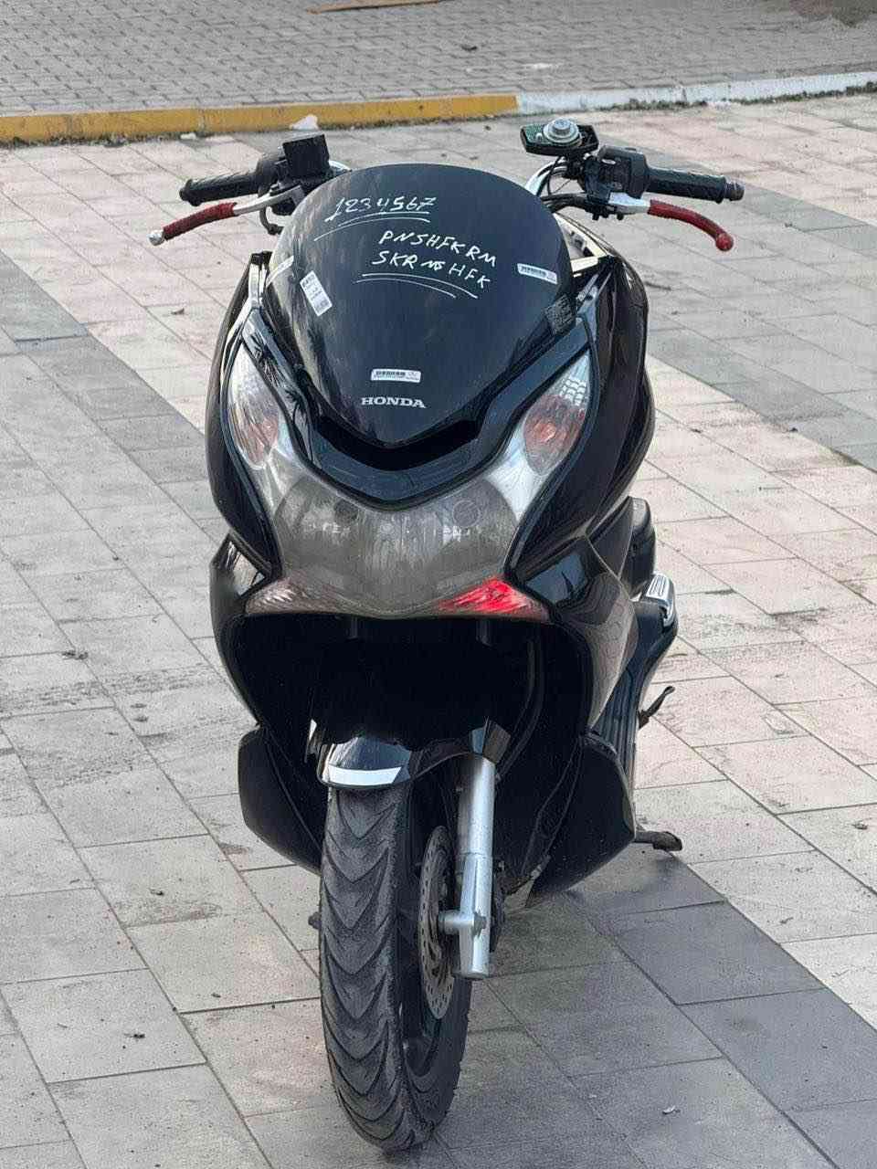 السلام عليكم للبيع دراجه pcxجيل الاول  دراجة مال رمبه ماخذها رمبه الدراجه وأعلى ايدي حجم مكينه 150ياباني الاصلي دراجه جديده مال جناي وعلئ ايدي  
ياباني الاصلي دراجه كامله أستان كهربائي تدفئه بل يدات حساس ازدحام حرف  Aدراجه جديده الدراجه مكينه لوك شلعه معدل خير من اللّٰه دراجه تكول جديده بمعنئ الكلمه واحلا من الصور مال جناي المكان بغداد دراجة مكفوله اي نقص مابيه السعر مليون و350  
وبيها مجال   
اي استفسار *********** بغداد, العراق
