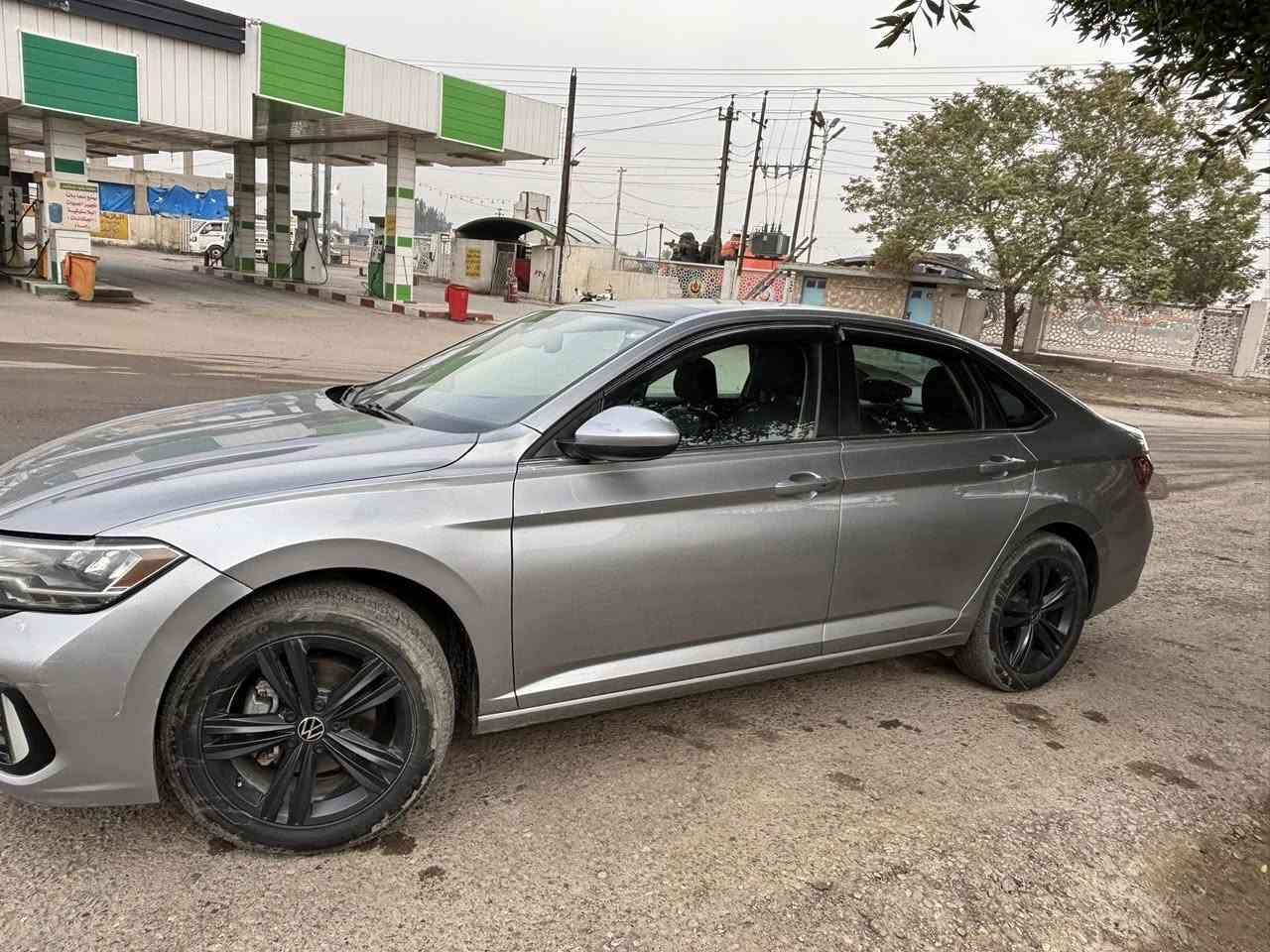 السلام عليكم
للبيع جيتا 2022

رقم اربيل جديد هزه فحص كله جديد

شرط التحويل 

لون  سلفر فول مواصفات SE

 رادار امامي وخلفي وجانبي

اوتو بريك 

بانوراما

وضعيات قيادة

سايد بريك بصمه

كشنات كهرباء

تحديد مسار 

عداد شاشة 

فتحة سقف

لايت زينون 

المكان الكاظمية

***********
