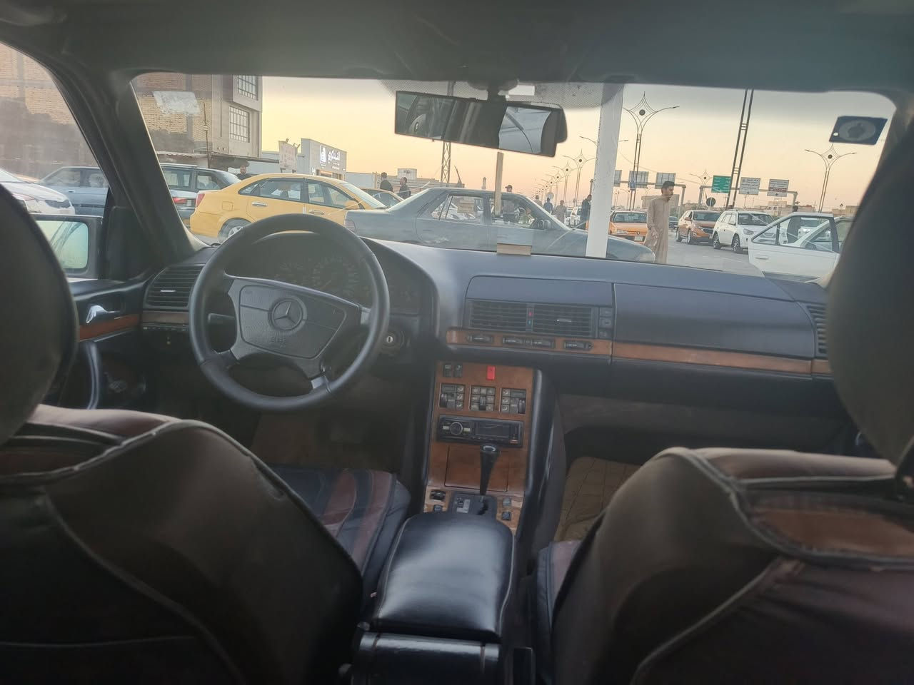 سلام عليكم شبح مديل 1993
اسود غير محدد رقم بغداد 
مكاني ناصريه سيارة جاهزه 
وكالة او تحويل 
سعر 50 وبيها مجاال
***********
