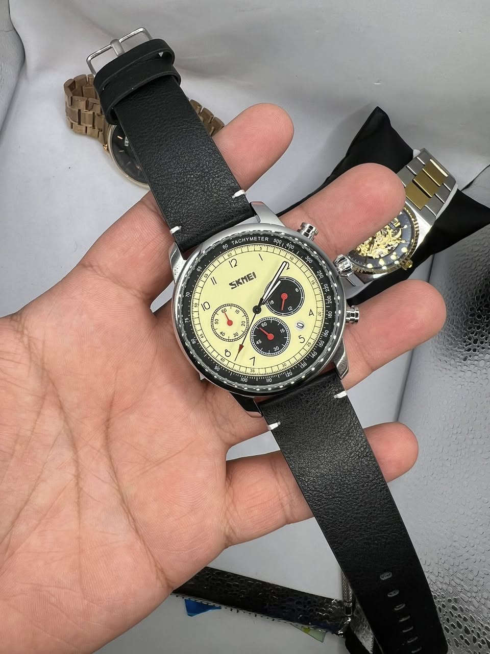 سكيمي اصلي SKMEI
سناتر شغاله 
اميال لومينوس 
جديد بالستيكرات 
سير جلد طبيعي مختم 

قطعة وحيده سعرها 30 الف د.ع


**إذا كنت صاحب هذا الإعلان وتريد حذفه لأي سبب، رجاءا أرسل رسالة إلى الدعم الفني**